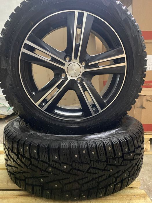 Продам шины зимние с дисками