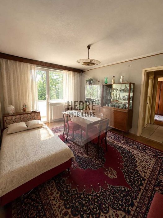 Vanzare apartament 3 camere