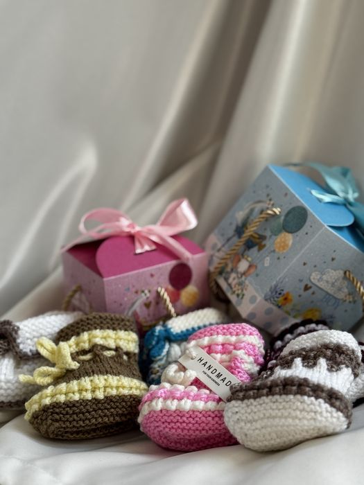 Детские вязаные пинетки