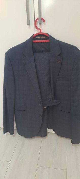 Продаю мужской костюм