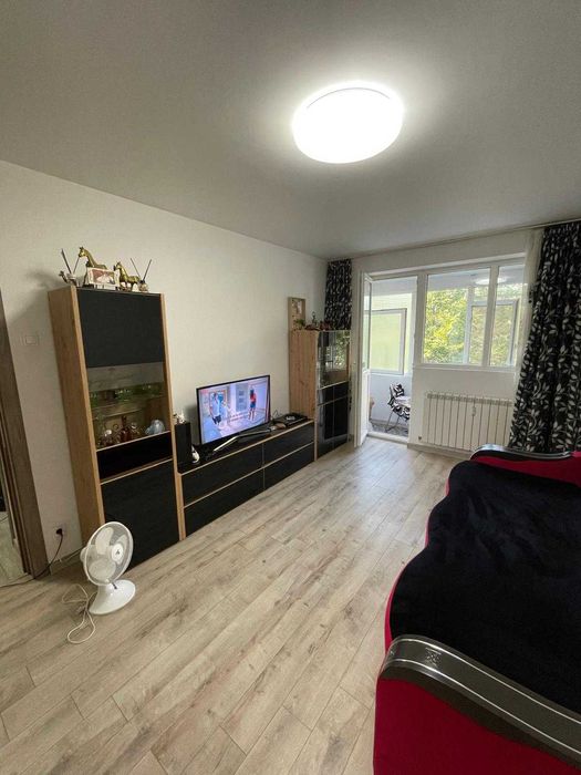 Apartament 3 camere de vânzare