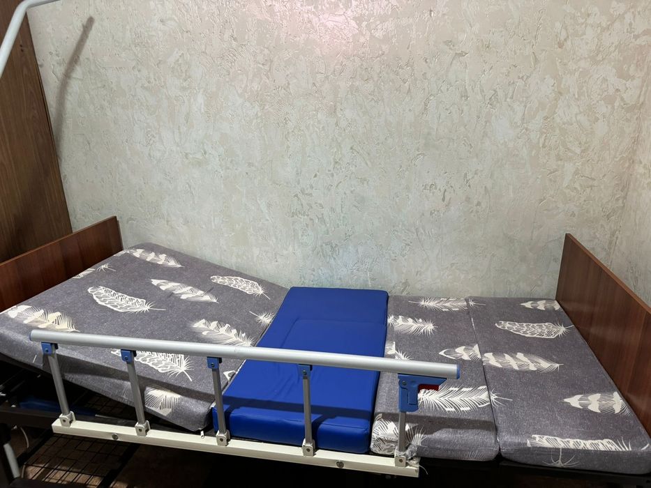 Медицинская кровать