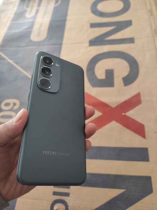 Texno Spark 40 pro plus