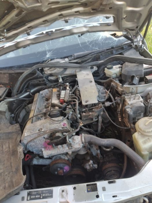По частям Мерседес  Е 210, кошка автомат