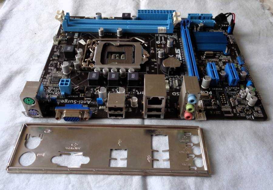 Сокет 1155 материнская плата Asus H61M-E