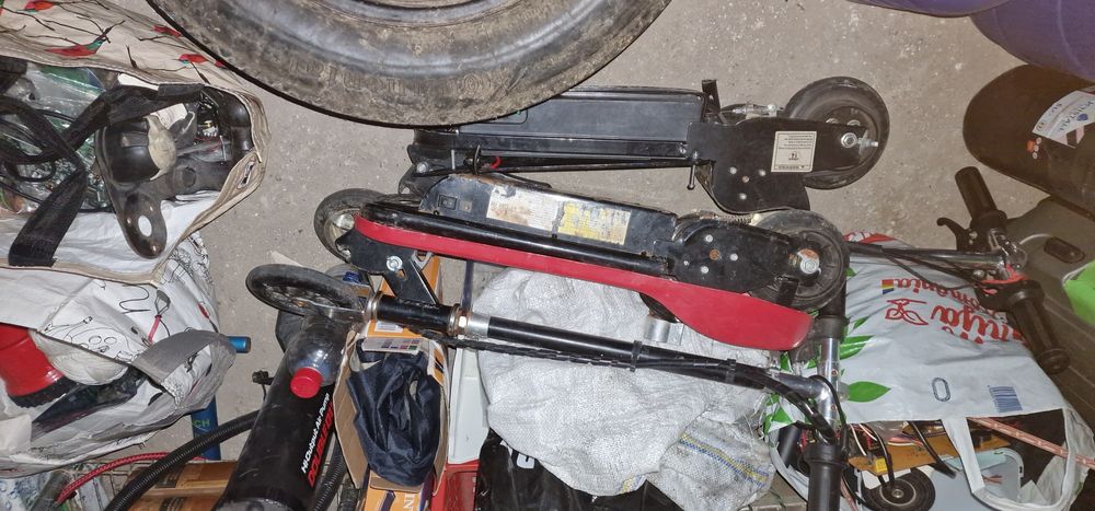2 trotinete electrice