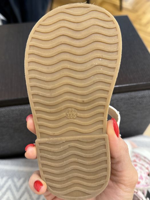 Сандали за момиченце