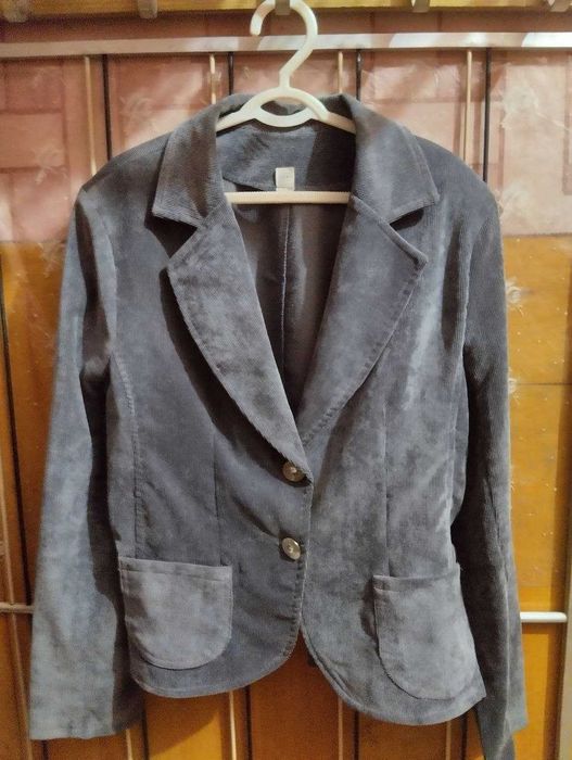 Пиджак серый женский.