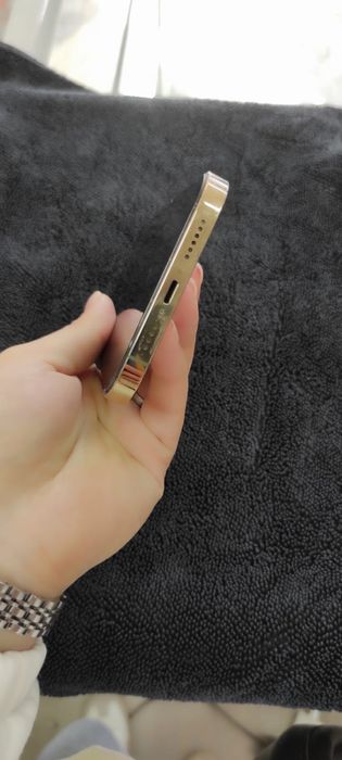 Срочно продам iPhone 12 pro max