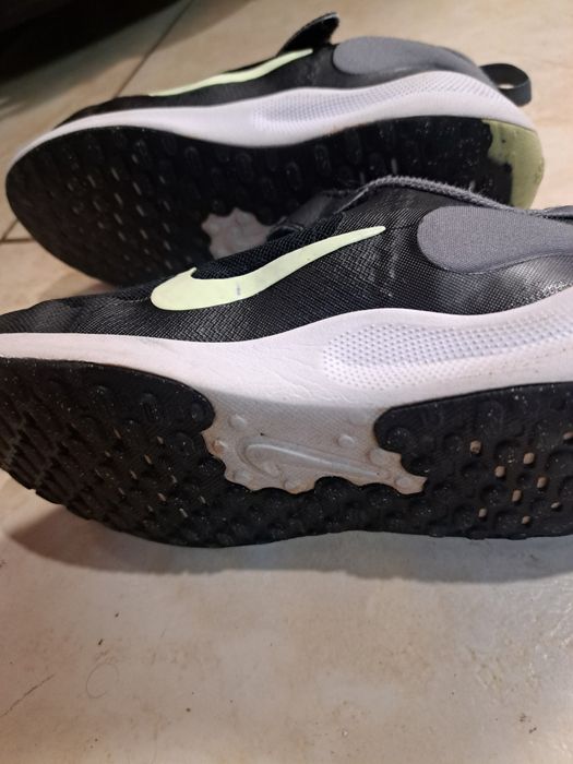 Nike revolution 7