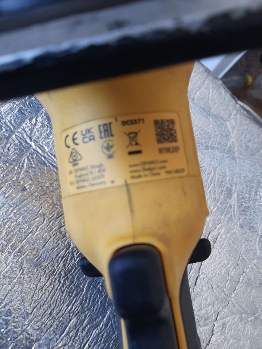 Devalt circular.dcs571 brushles