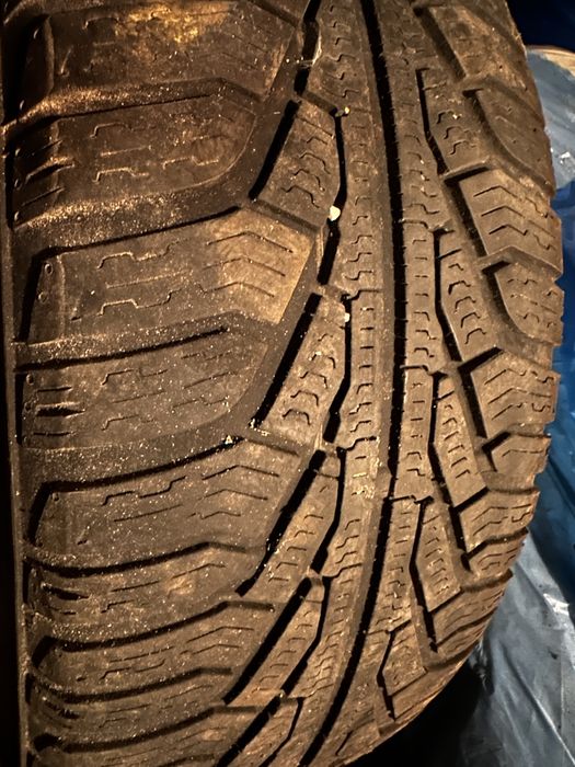 Vând set de jante cu cauciucuri iarnă