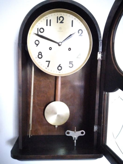 Vind ceas de perete Junghans original mecanic anii 1960