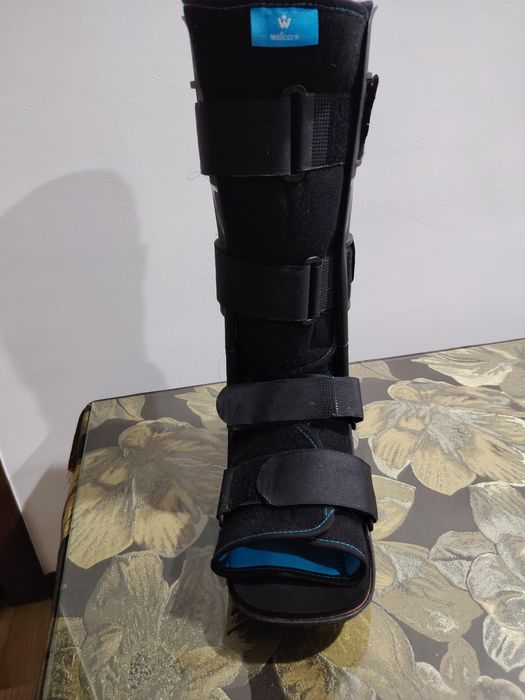 Orteza  pentru glezna ,ortopedică ,,stare foarte buna .