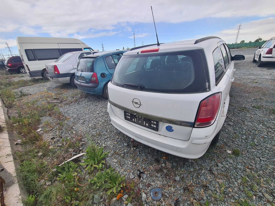 Dezmembrez opel astra h