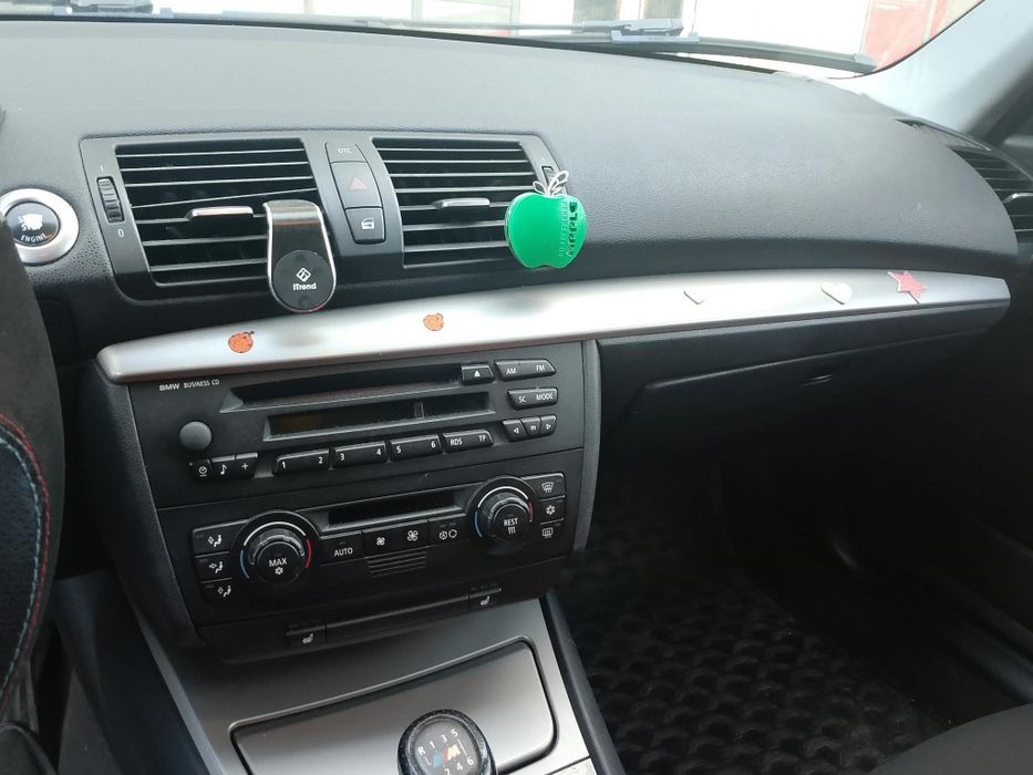 Bmw seria 1 manuala