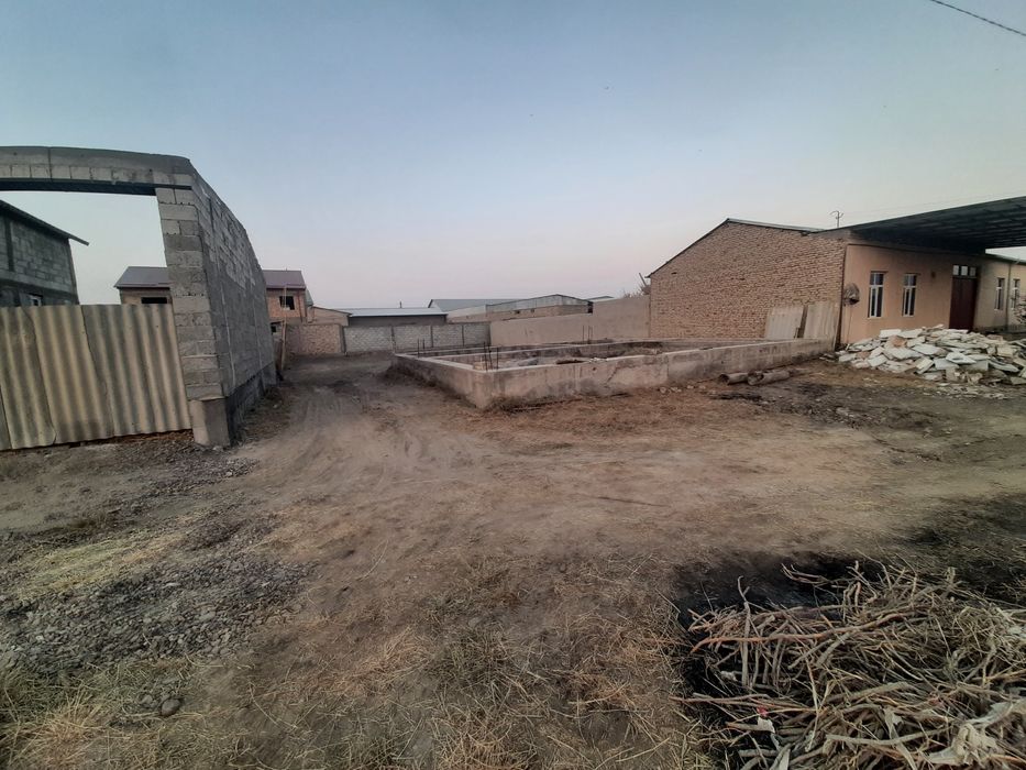 Hovli sotiladi chorbakrda