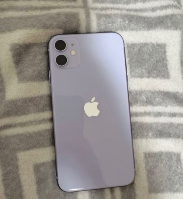 Продам 11 айфон по нормальной цене