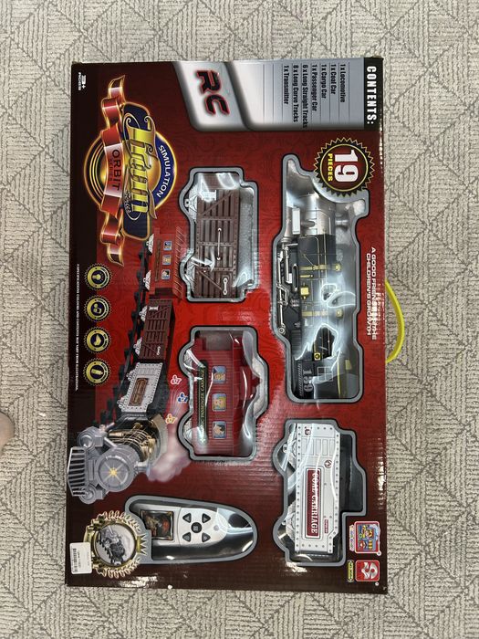 Поезд на батарейках, с пультом! Подсветка и дым!