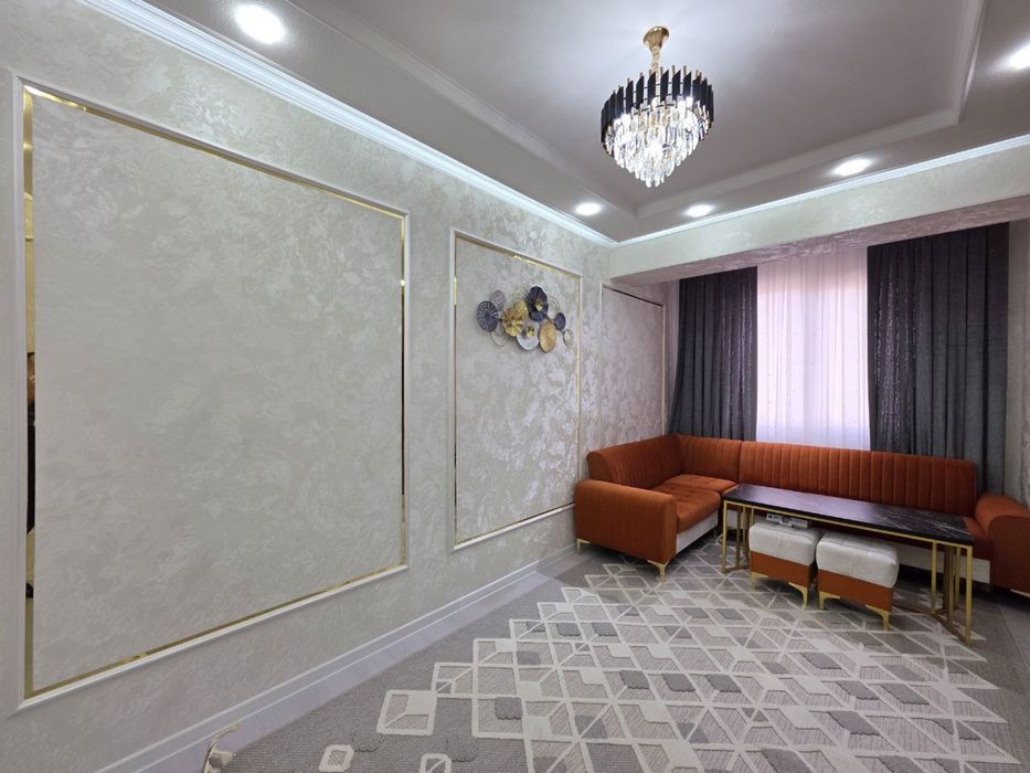 3 xonali kvartira sotiladi. 9 - qavatda liftli domda. Titova