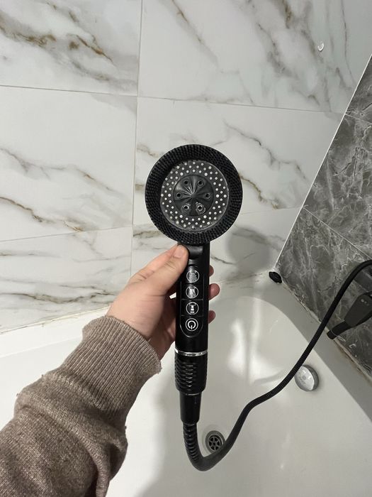 Продаётся ванна и смеситель