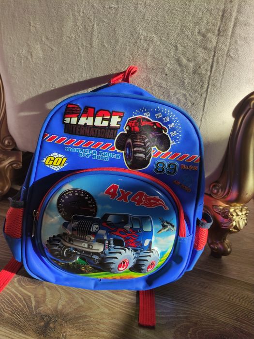 .Рюкзак детям для садикаика