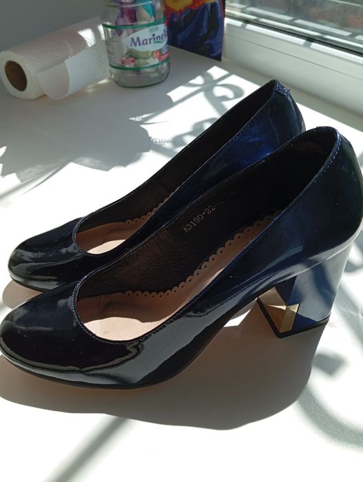 Туфли натуральная кожа.