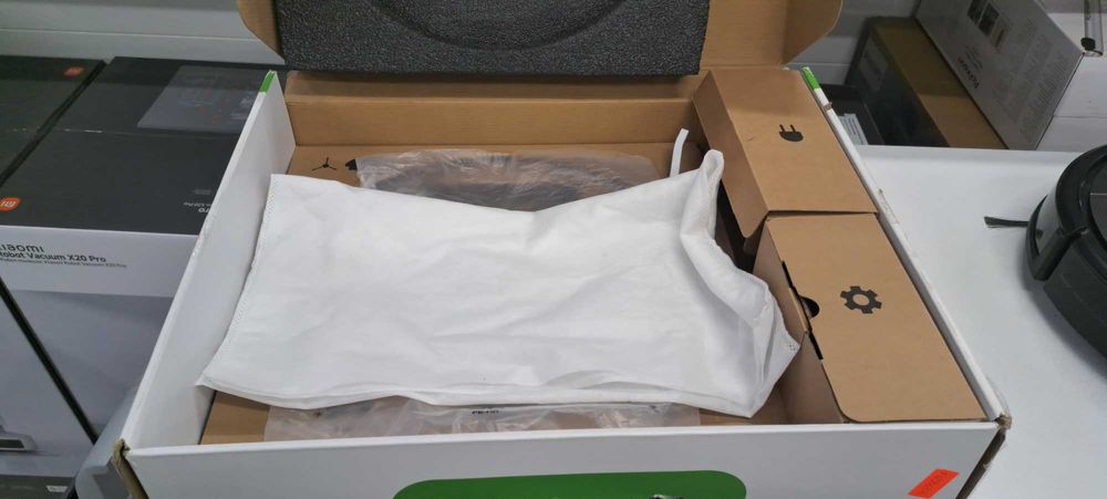 Прохосмукачка Irobot roomba combo в гаранция.