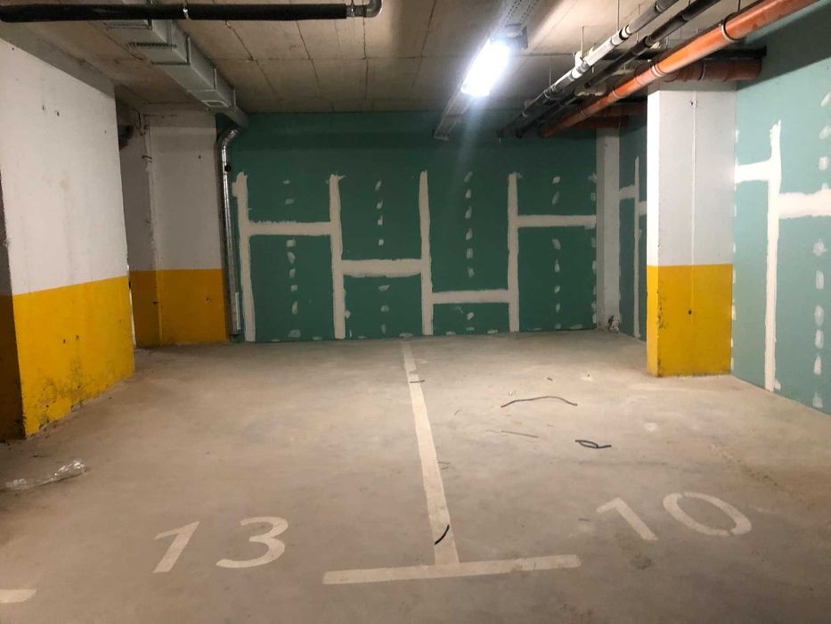 Дава се под наем Гараж / Паркомясто в Пловдив, Гагарин - 17 кв.м за 76.5 € - Снимка #1