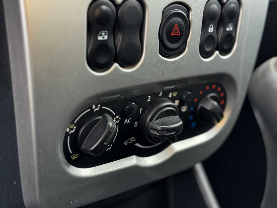 Vând Dacia Sandero Stepway 2012