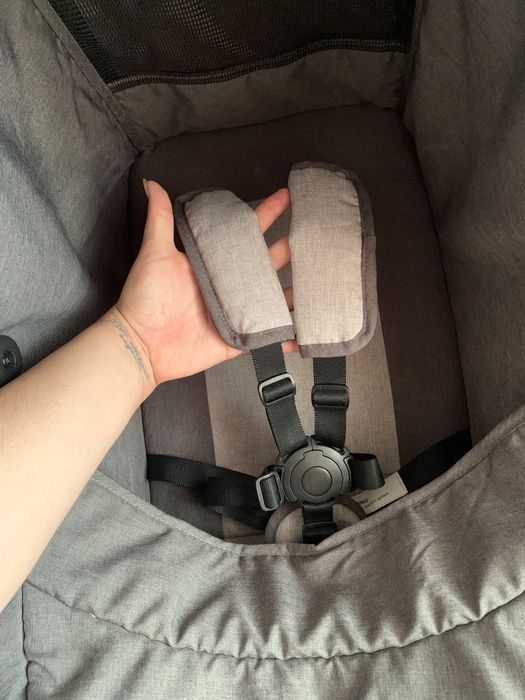 Продам прогулочную коляску