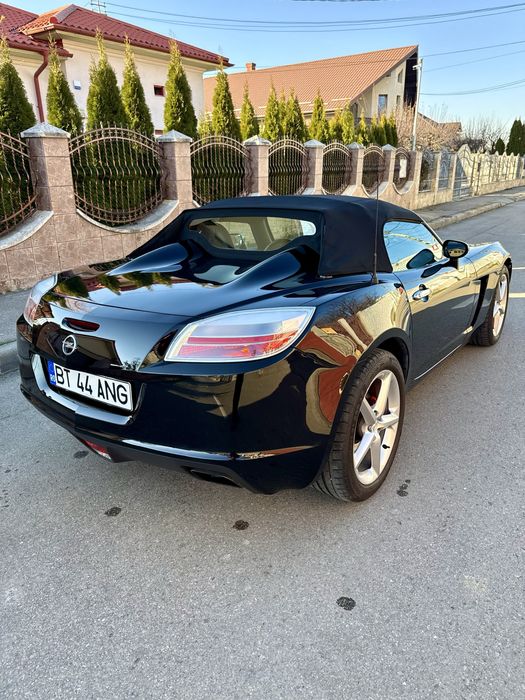 Opel GT 2009 2.0 Turbo 264 CP • Serie limitată •