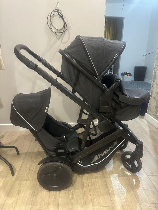 Коляска для погодок