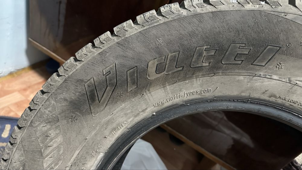 Продам зимние шины