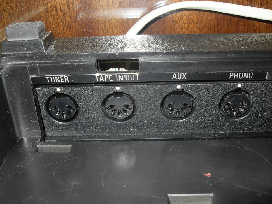 Продавам ролков магнетофон "PHILIPS" 4419