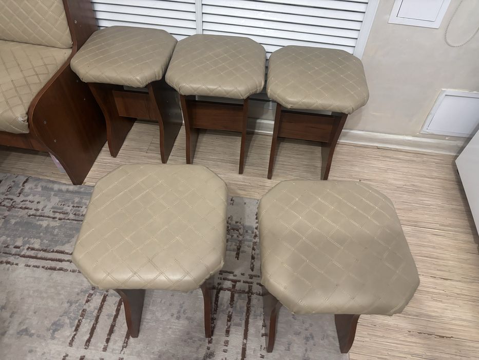 Продам стулья для кухни