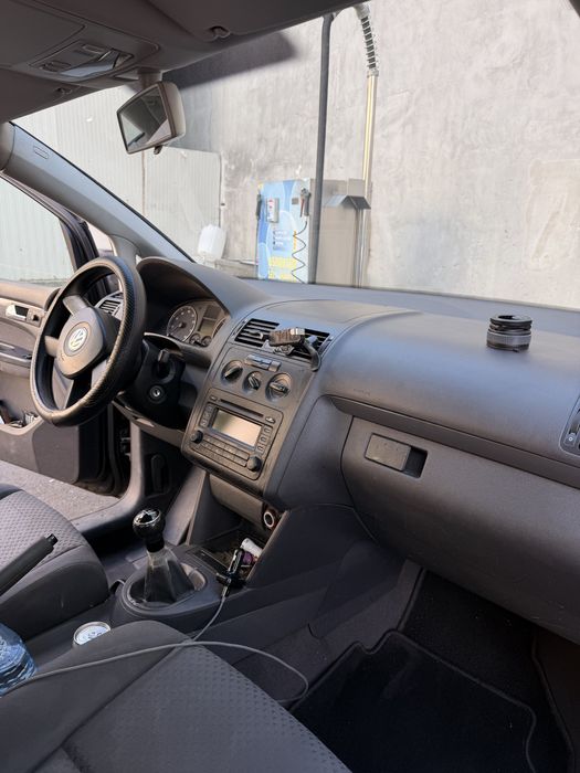VW Touran 1.6 FSI