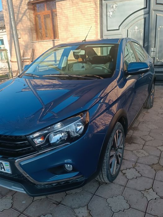 Lada Vesta Cross 2018 sotiladi