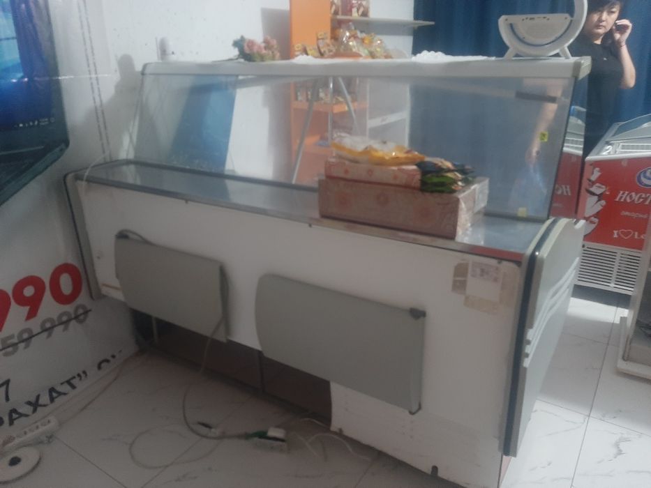 Холодильная витрина