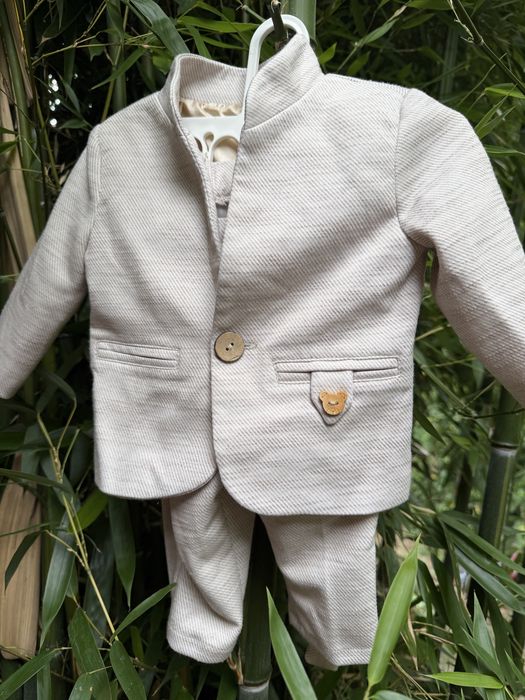Costum elegant bej pt bebe 2-4 luni