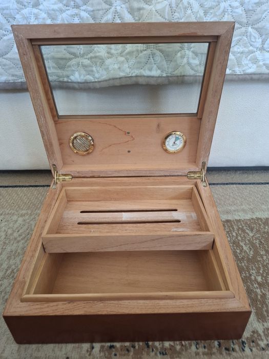 Хумидор за  Пури