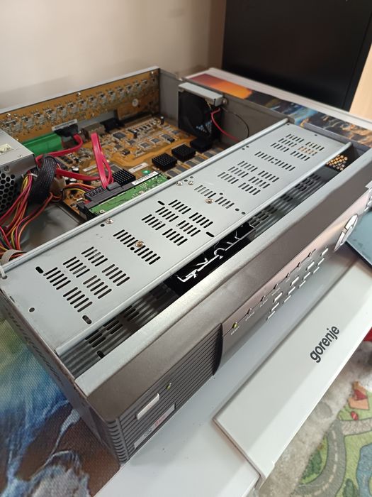 DVR cu 32 canale și HDD 160GB