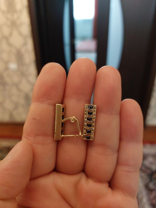 Продам золотые серьги 750 пр.