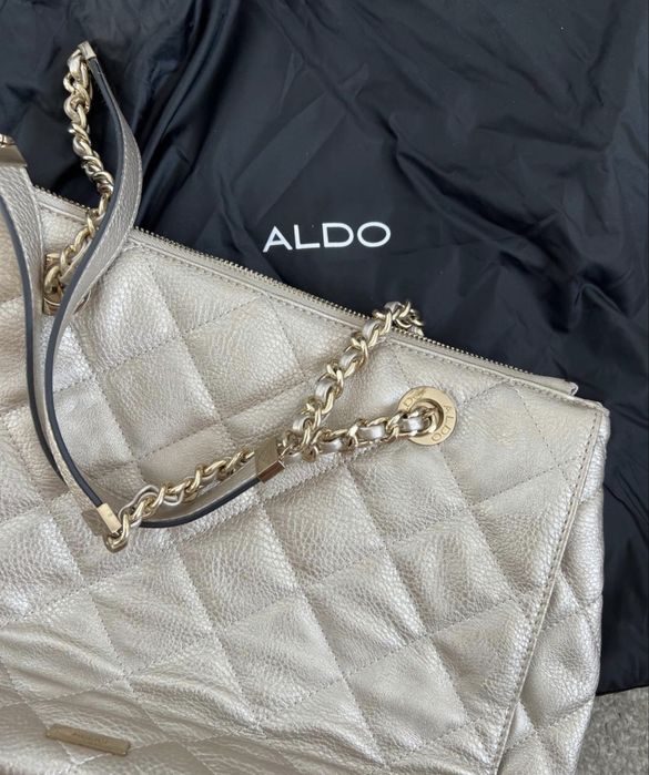 Золотистая сумка Aldo