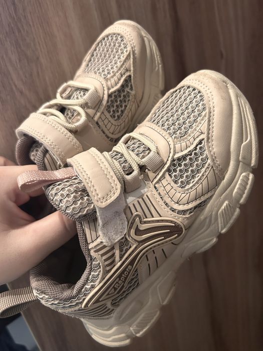 Кроссовки детские