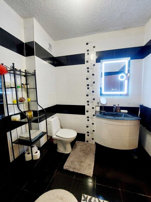 Дава се под наем Тристаен апартамент в София, Витоша - 130 кв.м за 1145.97 € - Снимка #6