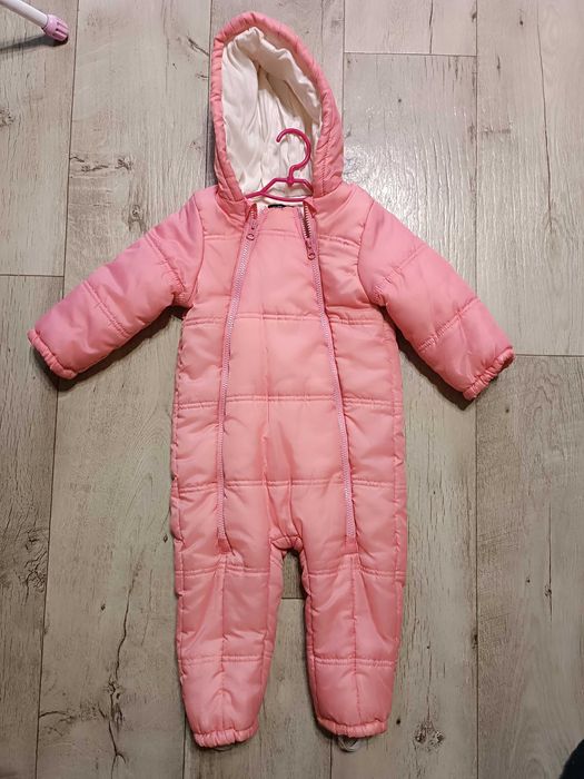 Продам комбинезон на девочку