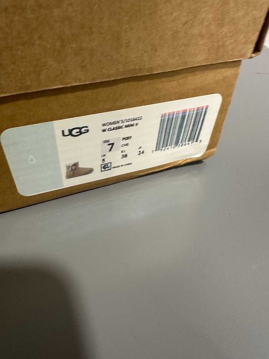 UGG Bailey Button camel, marimea 38