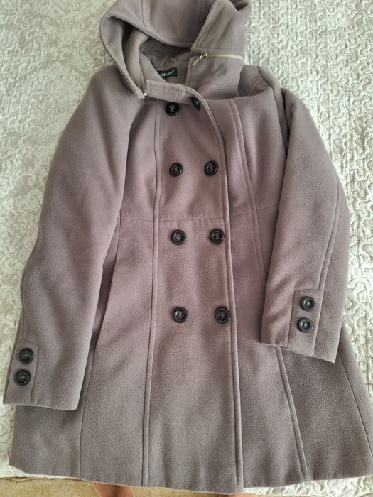 Palton cu glugă detașabilă