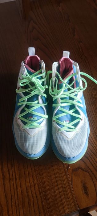 Баскетболни маратонки Nike Lebron